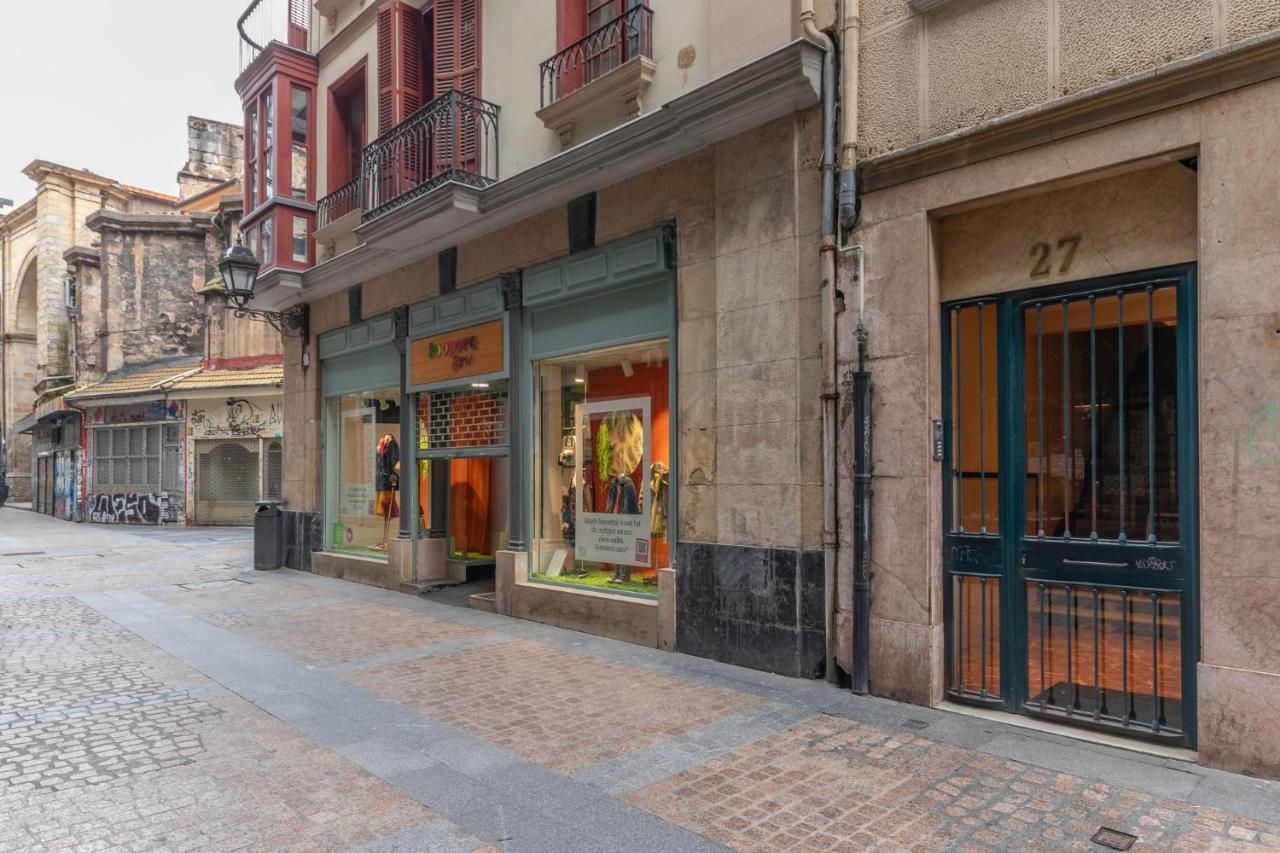 Centro Del Casco Viejo Junto A La Catedral Apartment Bilbao Bagian luar foto